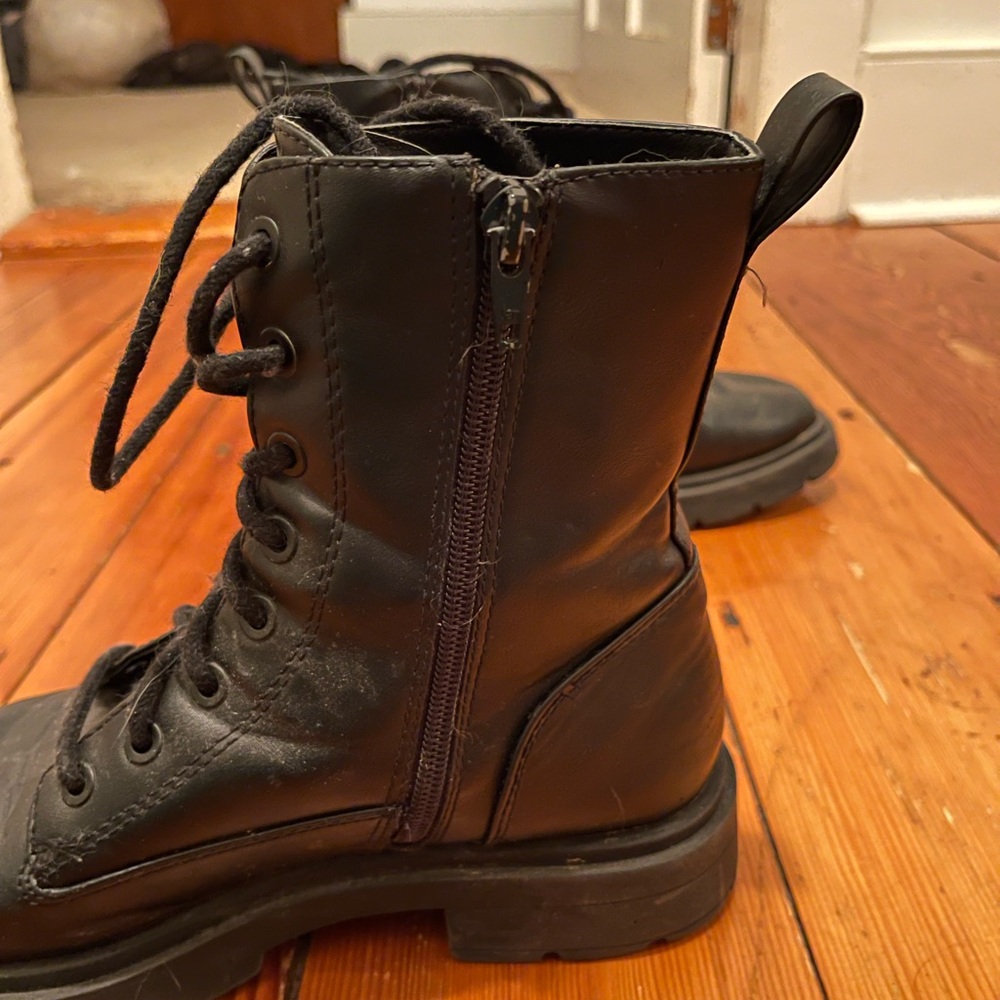 Used Size 7W woman’s no boundaries boots